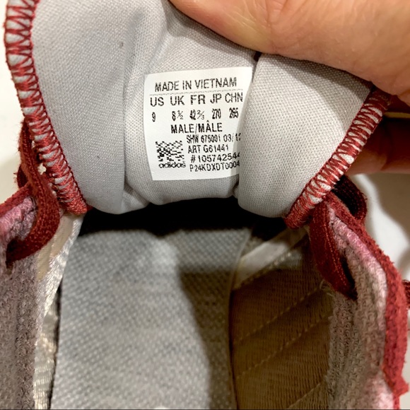 Adidas Red with White Strips Shoe (size: 9) - Picture 10 of 13